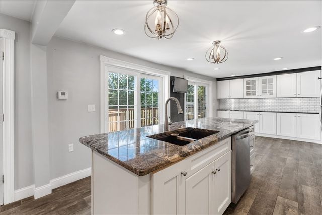 513 Woonasquatucket Avenue, North Providence, RI 02911