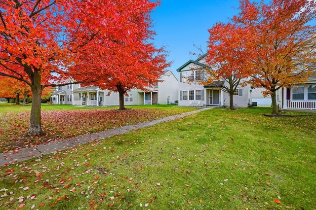 315 OGDEN FALLS Boulevard, Oswego, IL 60543