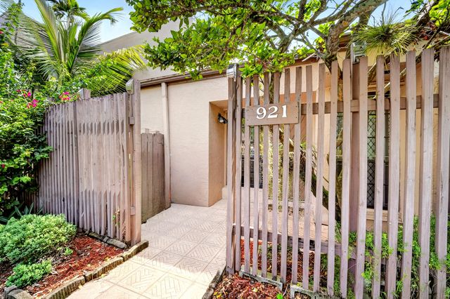 921 NW 122ND Terrace, Pembroke Pines, FL 33026