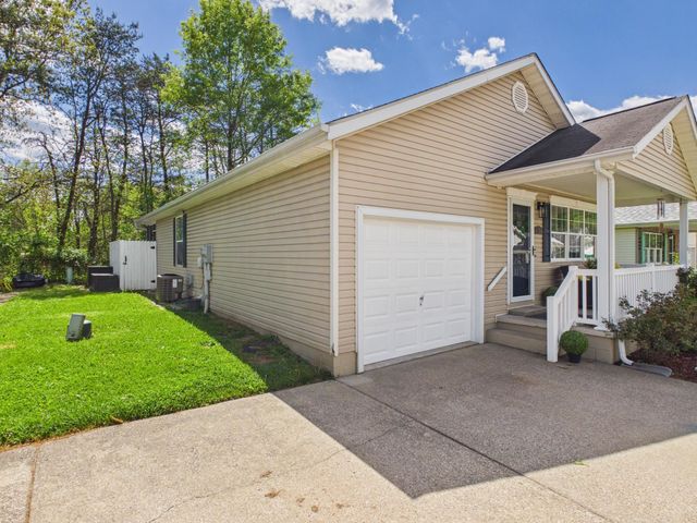 16 Sunwatch Drive, Huntington, WV 25705