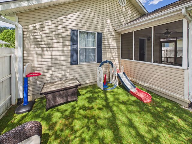 16 Sunwatch Drive, Huntington, WV 25705