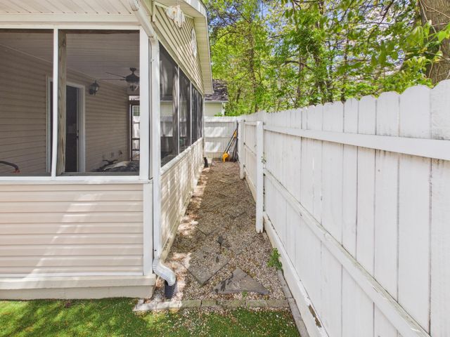 16 Sunwatch Drive, Huntington, WV 25705