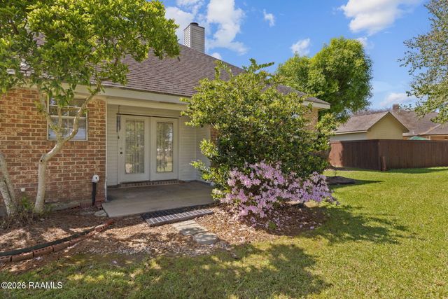 403 N Rushmore Lane, Youngsville, LA 70592