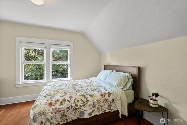 9615 57th Avenue S, Seattle, WA 98118