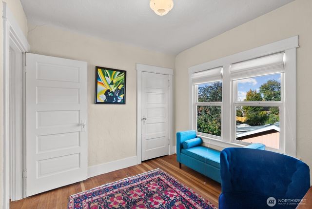 9615 57th Avenue S, Seattle, WA 98118