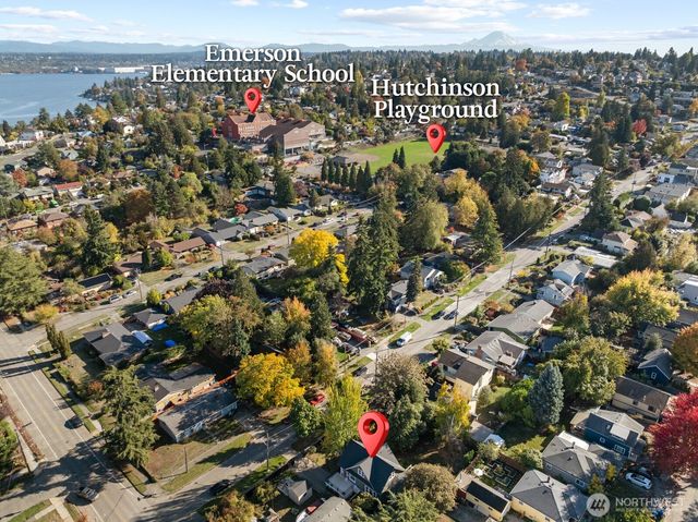 9615 57th Avenue S, Seattle, WA 98118