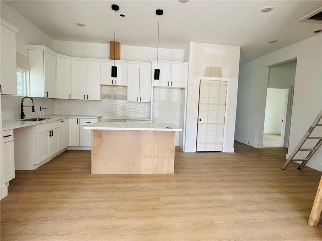 135 Road 5203, Cleveland, TX 77327