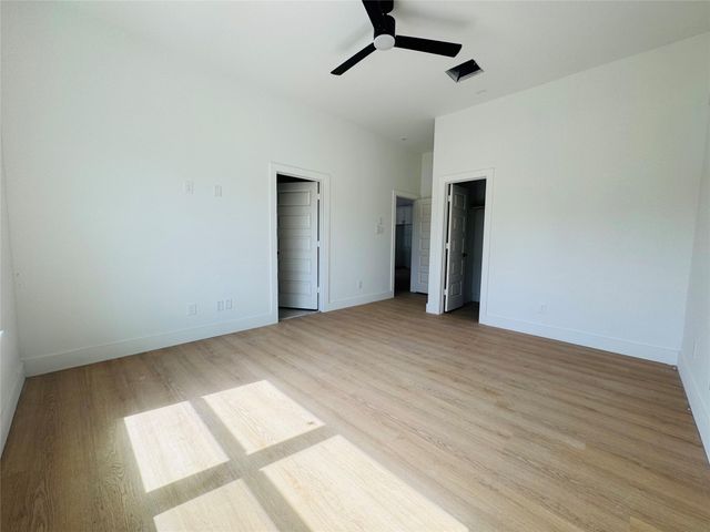 135 Road 5203, Cleveland, TX 77327