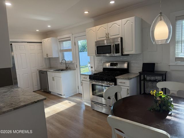 12 Twilight Place, Port Monmouth, NJ 07758