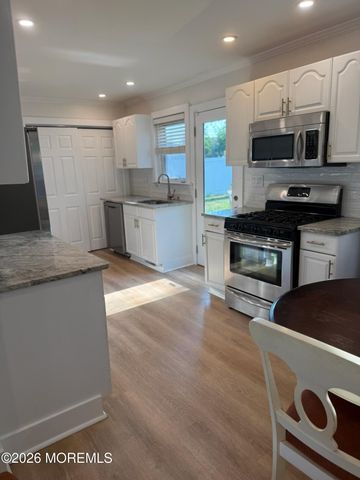 12 Twilight Place, Port Monmouth, NJ 07758