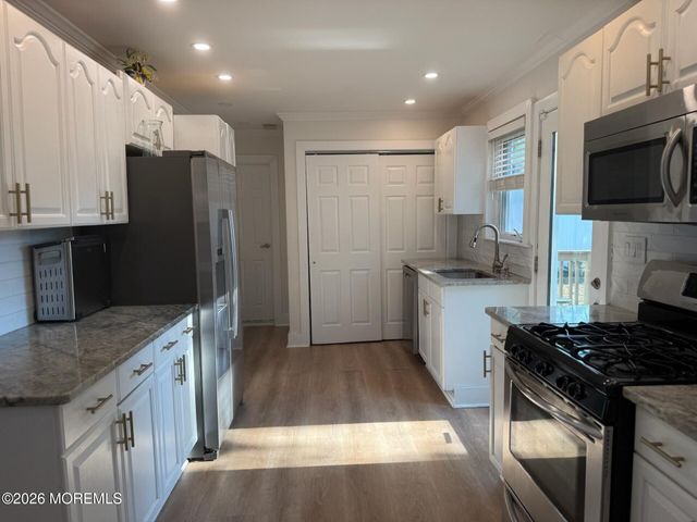 12 Twilight Place, Port Monmouth, NJ 07758