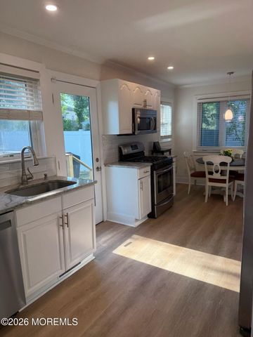 12 Twilight Place, Port Monmouth, NJ 07758