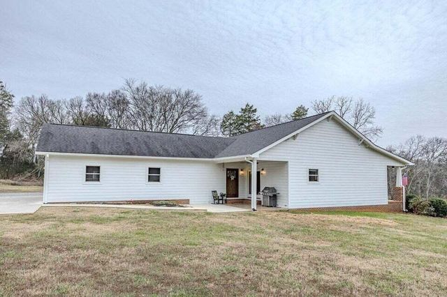 2255 County Road 700, Riceville, TN 37370