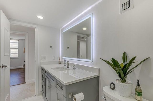 5440 N Ocean Drive 1502, Singer Island, FL 33404