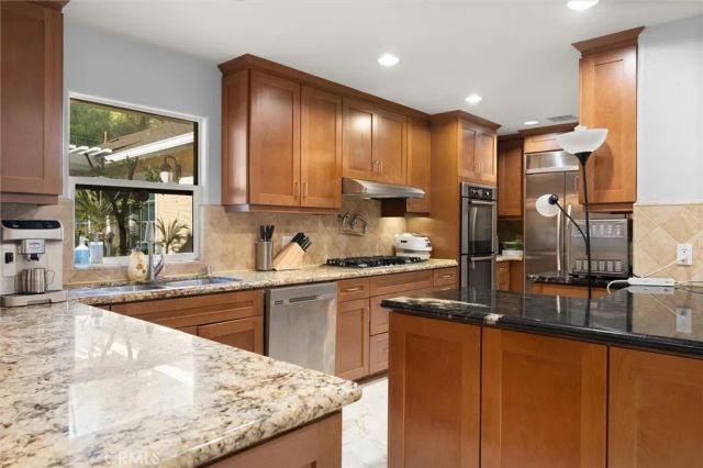 941 Laguna Drive, Fullerton, CA 92835