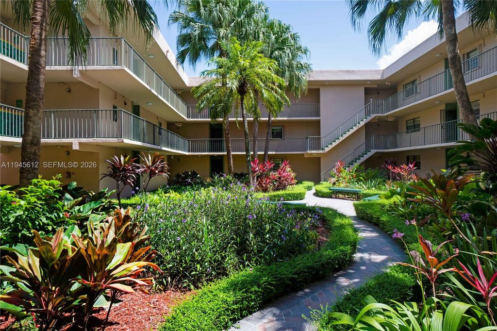 10525 SW 112th Ave 309, Miami, FL 33176