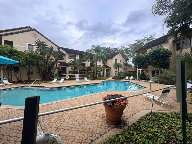 4361 W Mcnab Road 17, Pompano Beach, FL 33069