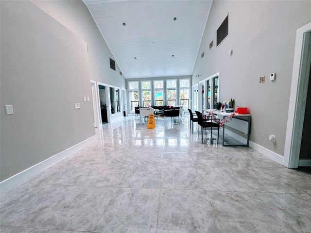 4361 W Mcnab Road 17, Pompano Beach, FL 33069