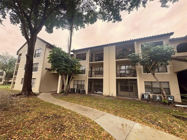4361 W Mcnab Road 17, Pompano Beach, FL 33069