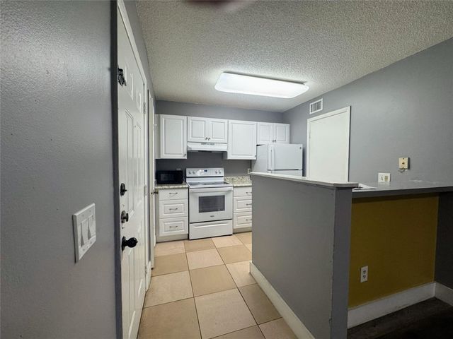 4361 W Mcnab Road 17, Pompano Beach, FL 33069