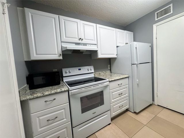 4361 W Mcnab Road 17, Pompano Beach, FL 33069