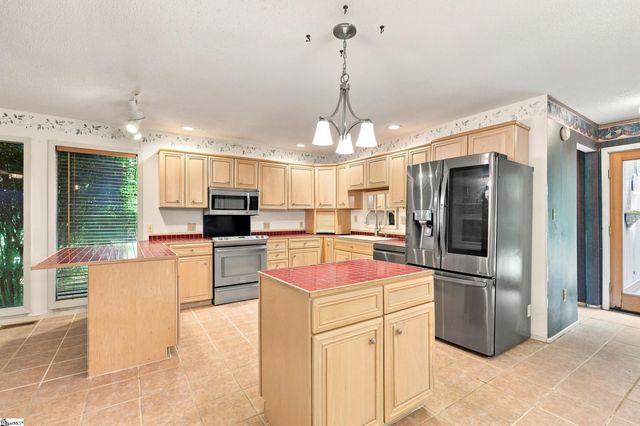 47 Green Valley Road, Greenville, SC 29617