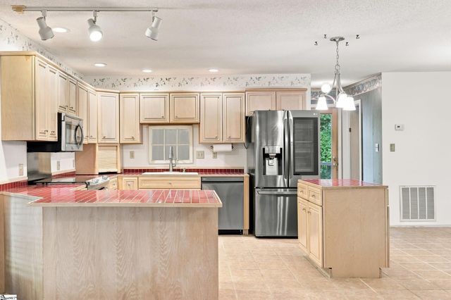 47 Green Valley Road, Greenville, SC 29617