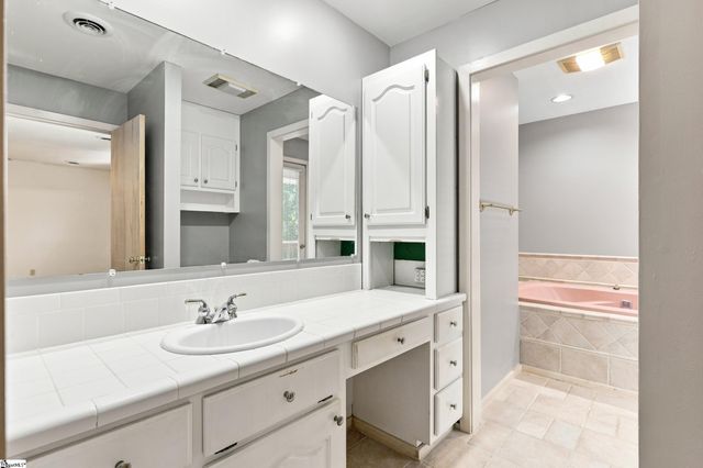 47 Green Valley Road, Greenville, SC 29617