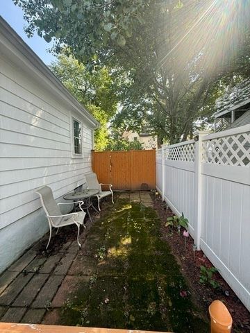 21-23 Pratt St 21, Melrose, MA 02176