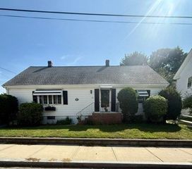 21-23 Pratt St 21, Melrose, MA 02176