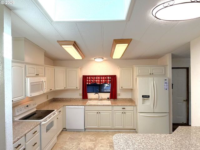 16063 DRIFTWOOD Ln 14, Brookings, OR 97415