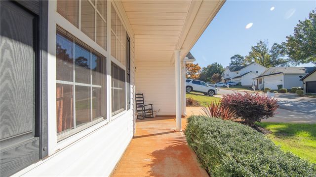 8 Kingscreek Drive, Greer, SC 29650