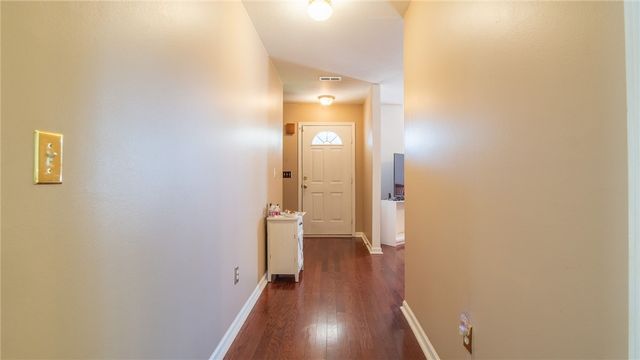 8 Kingscreek Drive, Greer, SC 29650