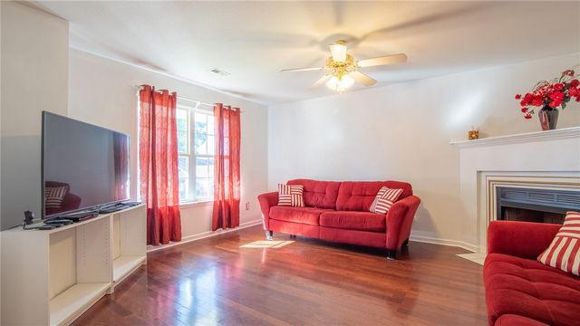 8 Kingscreek Drive, Greer, SC 29650