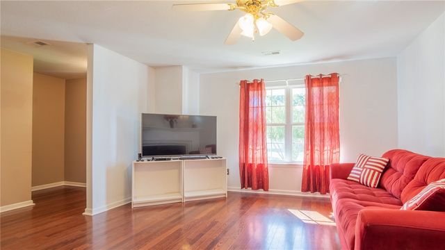 8 Kingscreek Drive, Greer, SC 29650