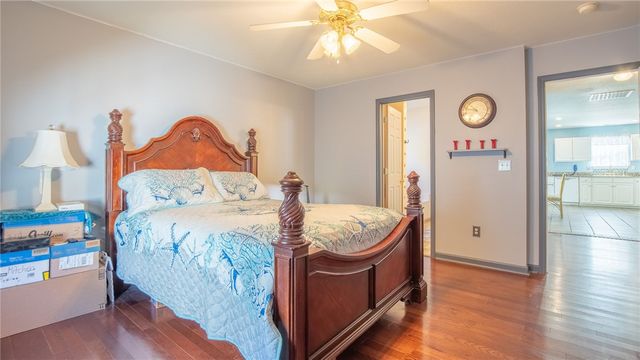 8 Kingscreek Drive, Greer, SC 29650