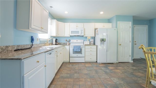 8 Kingscreek Drive, Greer, SC 29650