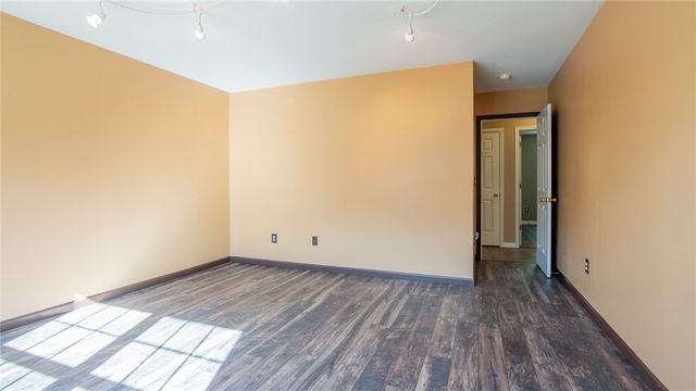 8 Kingscreek Drive, Greer, SC 29650