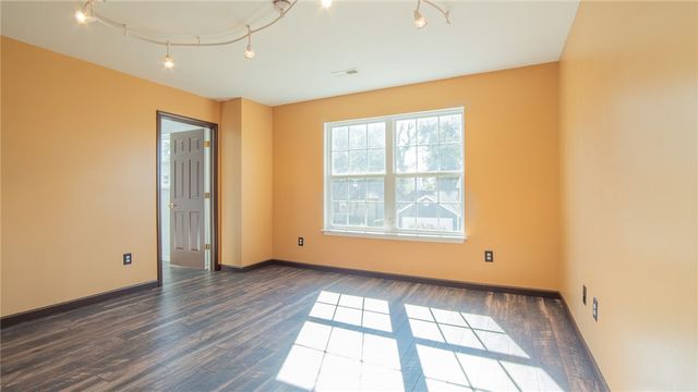 8 Kingscreek Drive, Greer, SC 29650