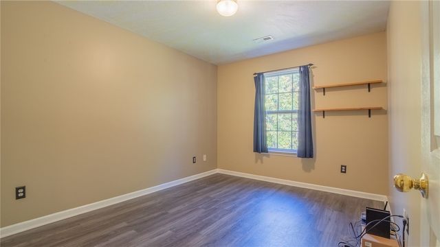 8 Kingscreek Drive, Greer, SC 29650