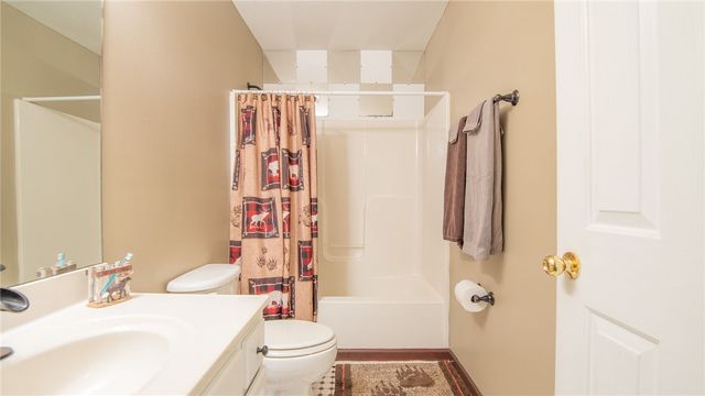 8 Kingscreek Drive, Greer, SC 29650