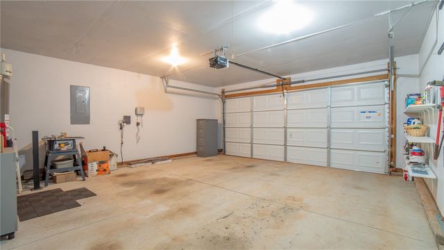 8 Kingscreek Drive, Greer, SC 29650