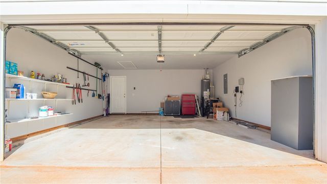 8 Kingscreek Drive, Greer, SC 29650