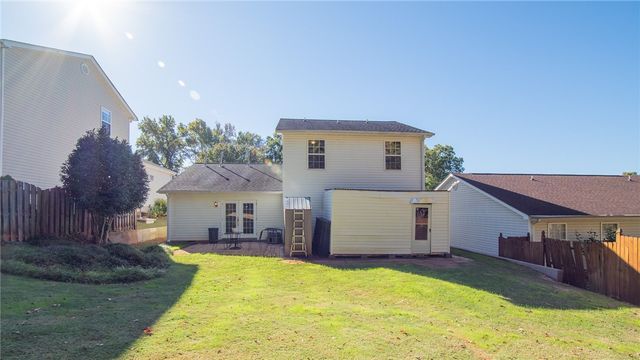 8 Kingscreek Drive, Greer, SC 29650