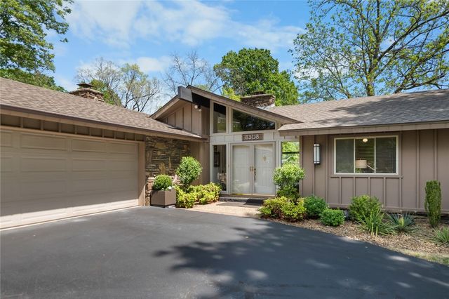 8308 Country Club Drive, Rogers, AR 72756