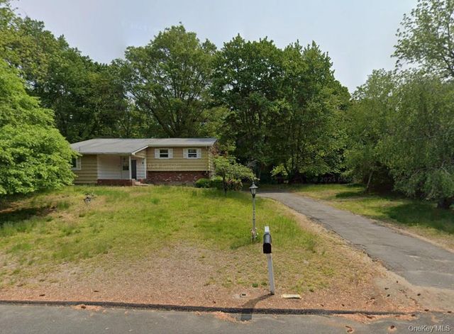 5 Flamingo Lane, Spring Valley, NY 10977