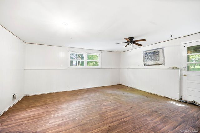5 Flamingo Lane, Spring Valley, NY 10977