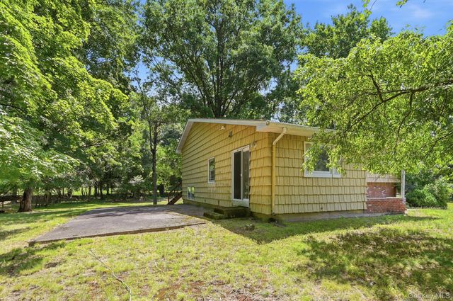 5 Flamingo Lane, Spring Valley, NY 10977