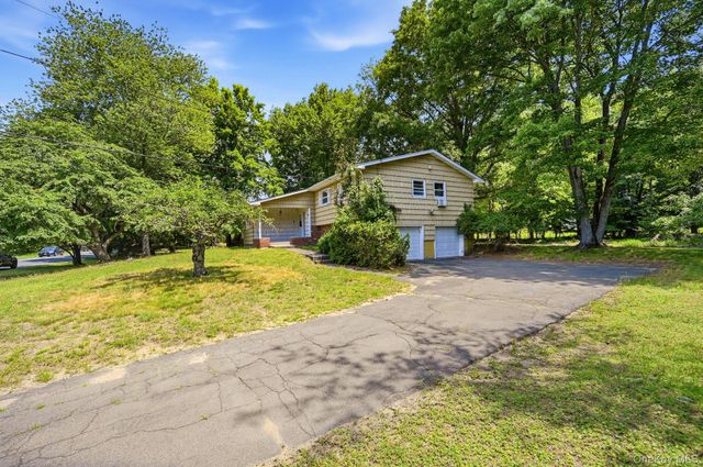 5 Flamingo Lane, Spring Valley, NY 10977