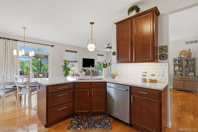 2265 Brigantine, Commerce Charter Township, MI 48382